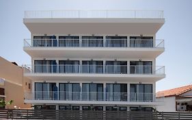Grand Dodo'S Triada Seaview Studios